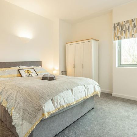 Central Bedford: Two Bedrooms, Breakfast Basket Екстериор снимка